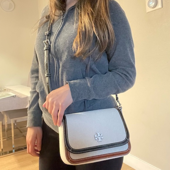 New, tory burch thea canvas flap crossbody brown 156051 - Picture 14 of 15